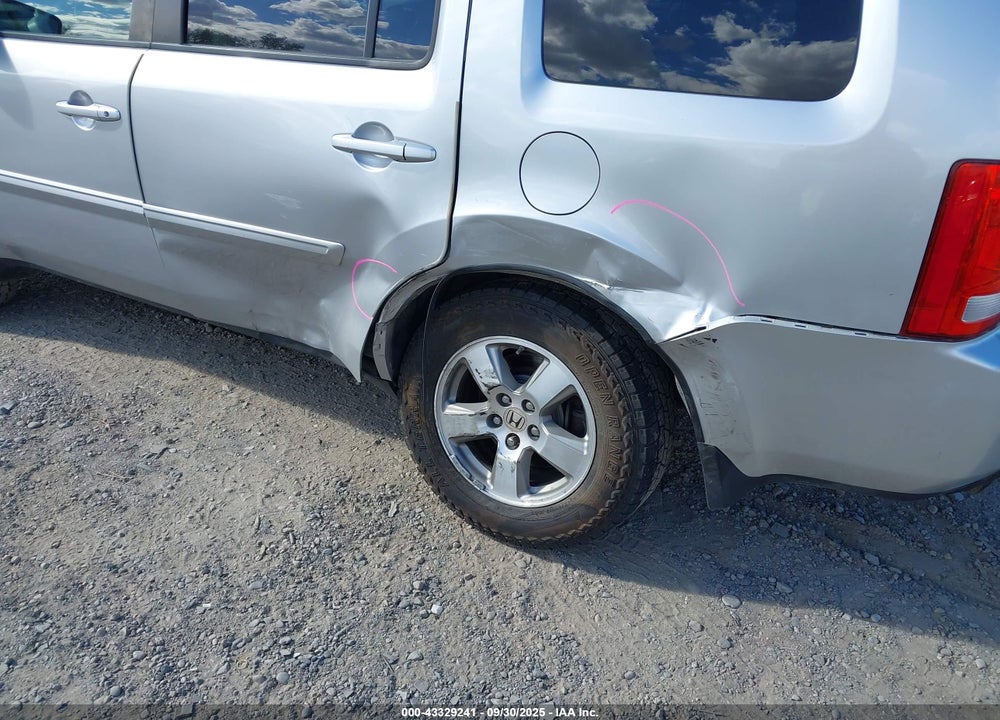 2011 HONDA PILOT EX-L VIN: 5FNYF4H74BB107292