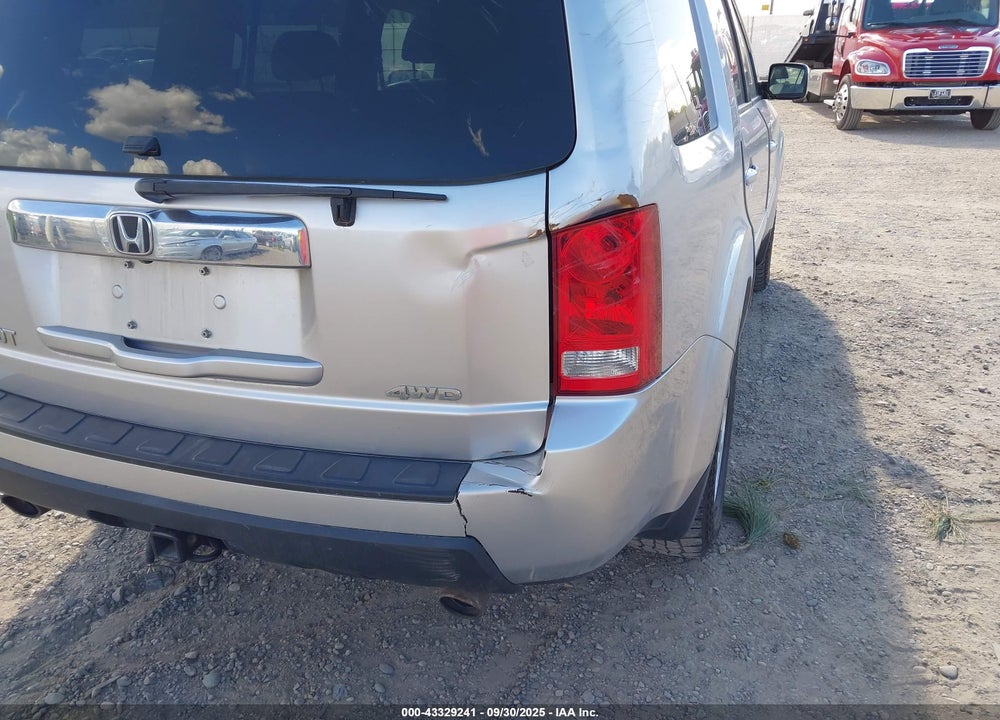 2011 HONDA PILOT EX-L VIN: 5FNYF4H74BB107292