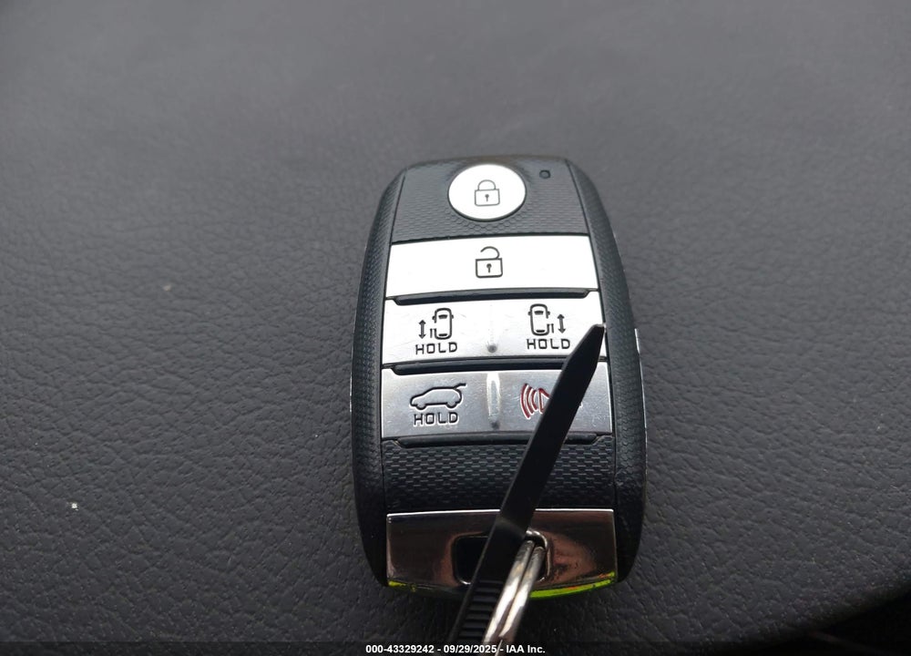 2017 KIA SEDONA LX VIN: KNDMB5C12H6325030