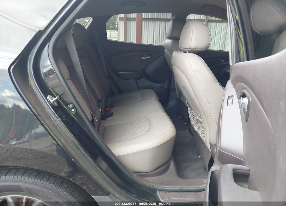 2015 HYUNDAI TUCSON VIN: KM8JUCAGXFU110962
