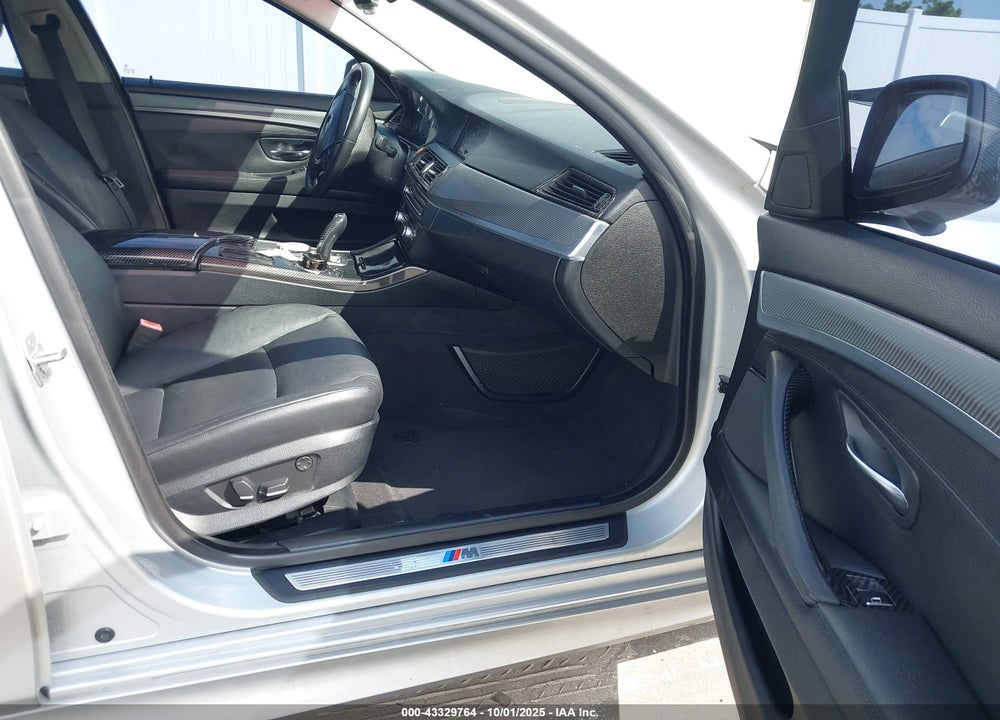 2013 BMW 5 SERIES VIN: WBAXG5C55DDY33030