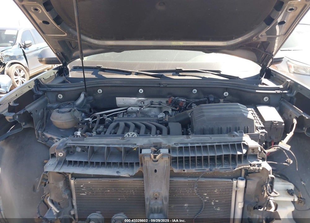 2019 VOLKSWAGEN ATLAS VIN: 1V2WR2CA9KC622113