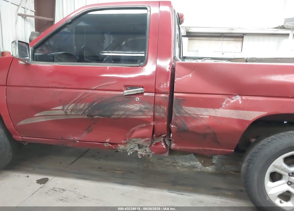 1994 NISSAN TRUCK XE VIN: 1N6SD11S4RC389396