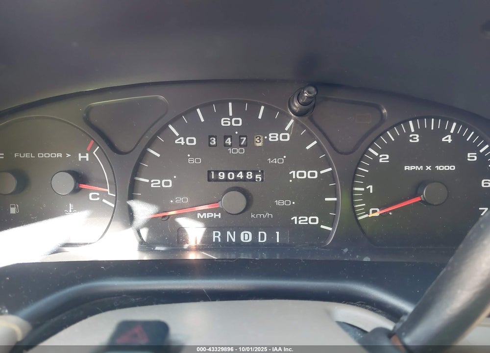 2003 FORD TAURUS SES VIN: 1FAFP55U23A275372