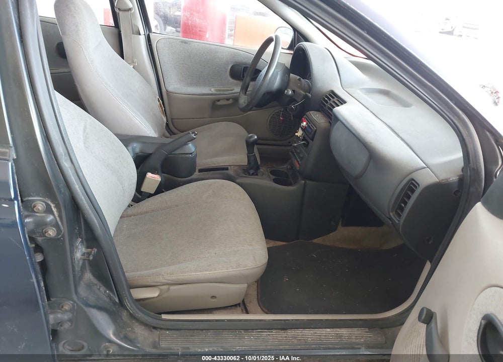 1999 SATURN SL1 VIN: 1G8ZG5283XZ358325