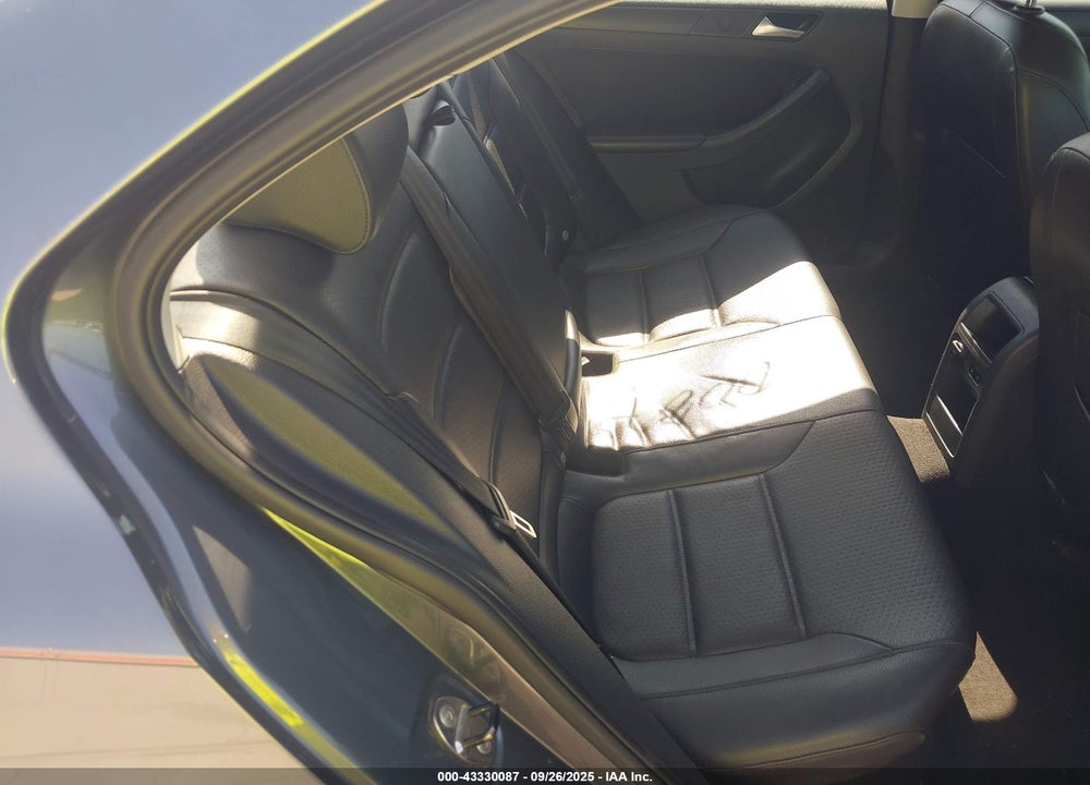 2014 VOLKSWAGEN JETTA 1.8T SE VIN: 3VWD17AJ7EM359264