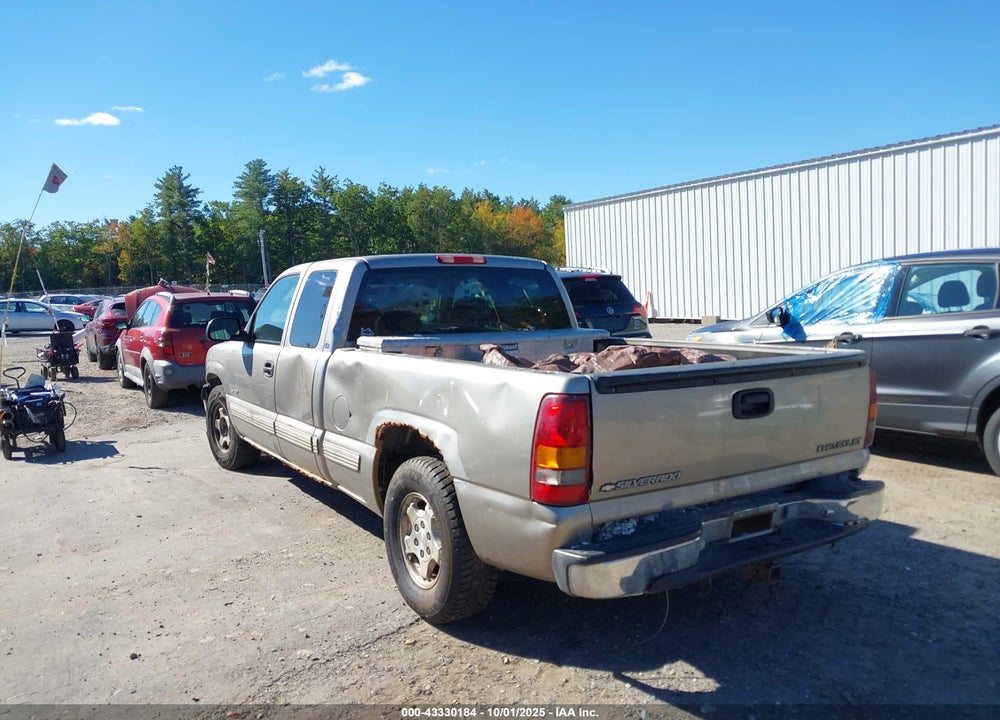 2000 CHEVROLET SILVERADO 1500 LS VIN: 2GCEC19T7Y1307861