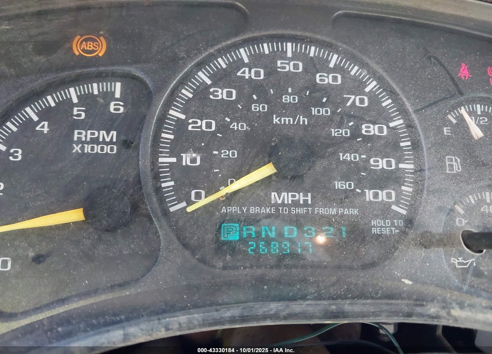 2000 CHEVROLET SILVERADO 1500 LS VIN: 2GCEC19T7Y1307861