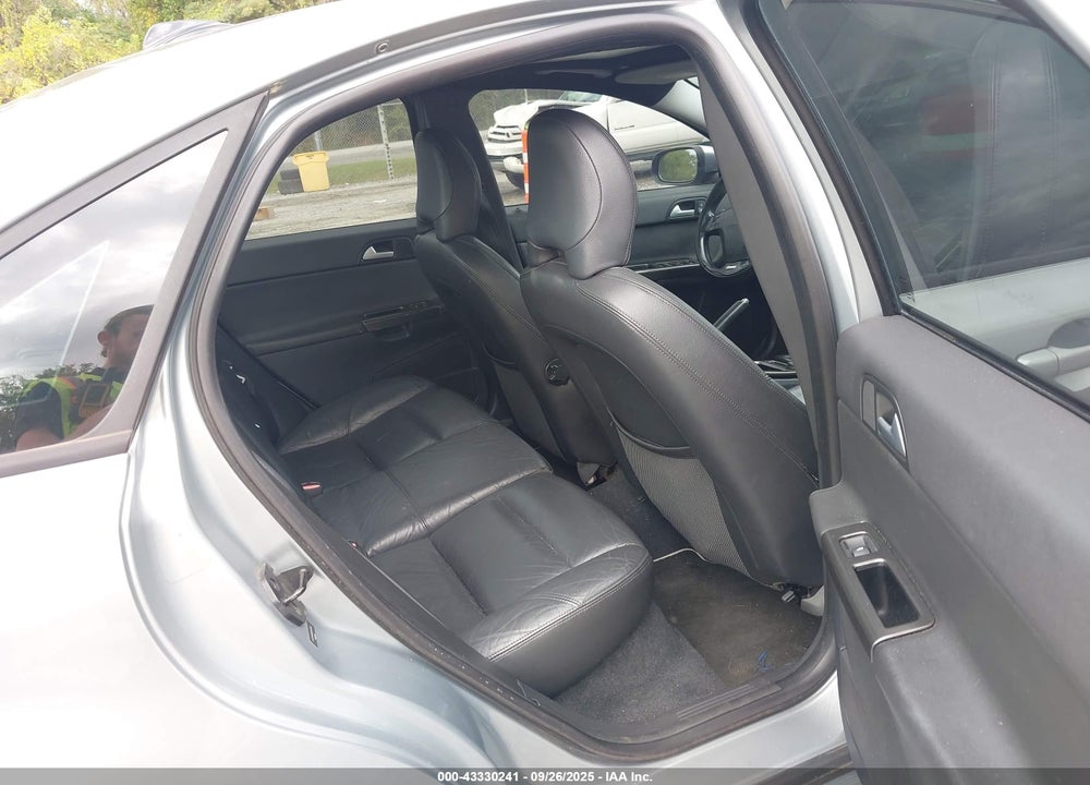 2011 VOLVO S40 VIN: YV1672MS3B2535581