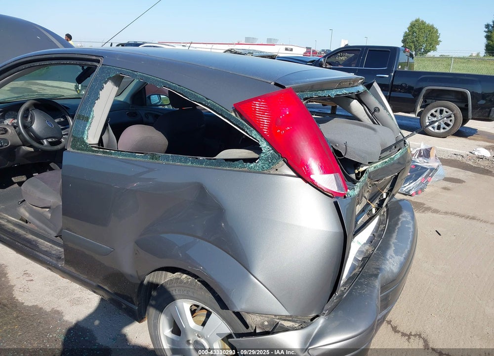 2003 FORD FOCUS ZX3 VIN: 3FAFP313X3R114873
