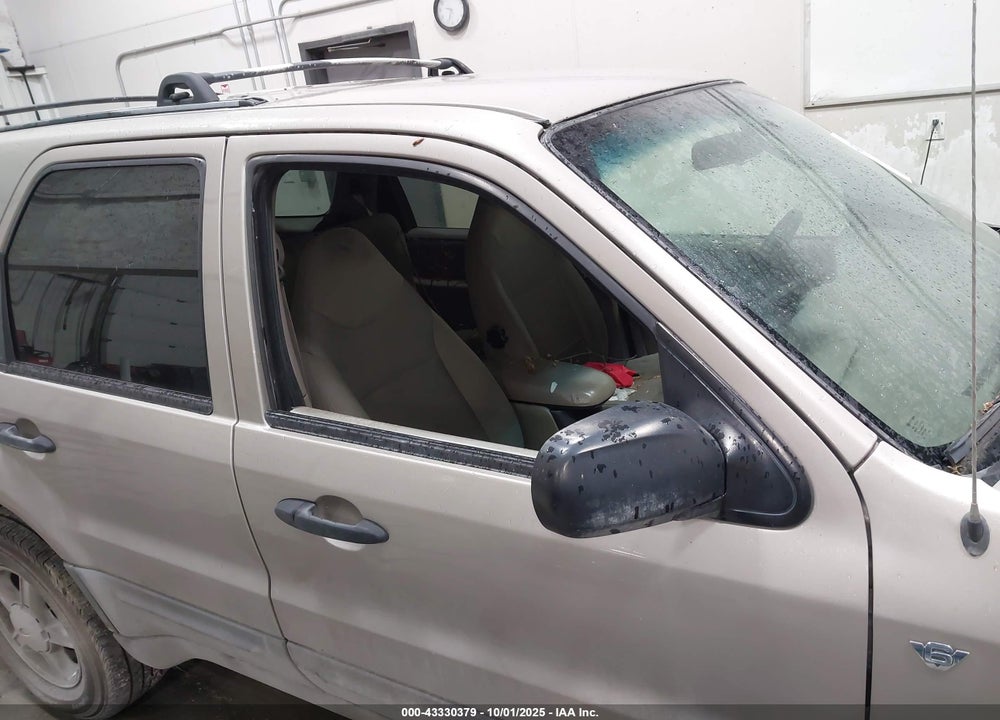 2001 FORD ESCAPE XLT VIN: 1FMYU03151KB27145
