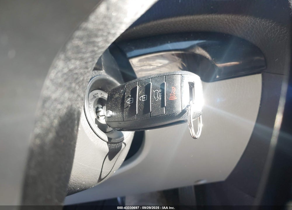 2014 KIA SORENTO LX VIN: 5XYKTCA67EG538426