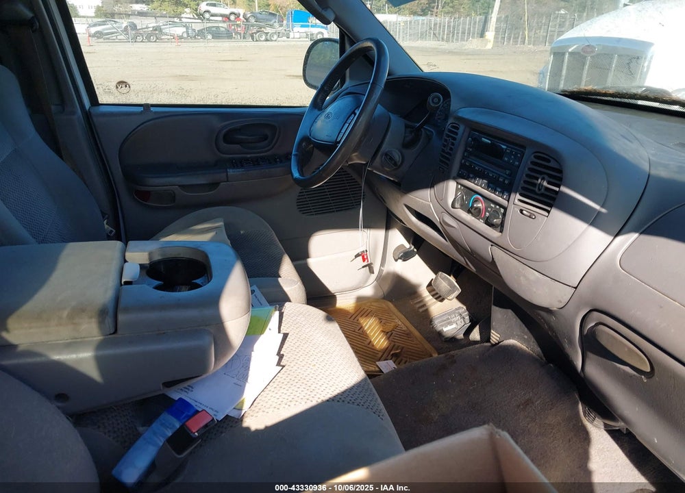 2002 FORD F-150 LARIAT/XLT VIN: 1FTRW07612KC84942