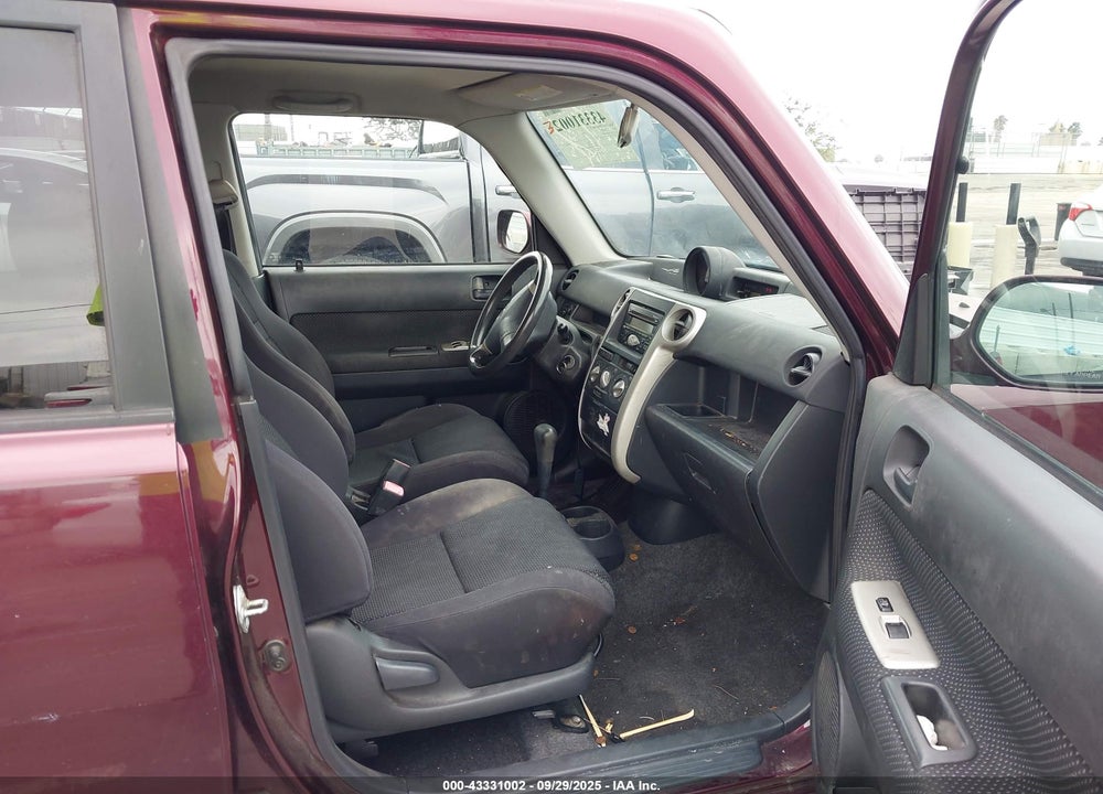 2005 SCION XB VIN: JTLKT324854008899