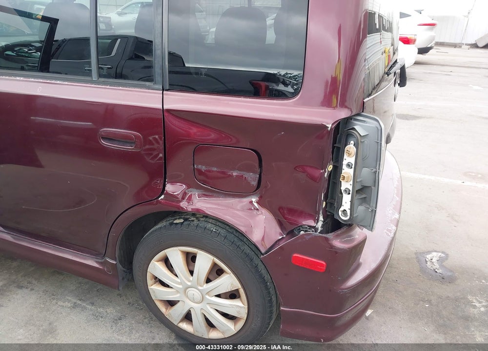 2005 SCION XB VIN: JTLKT324854008899