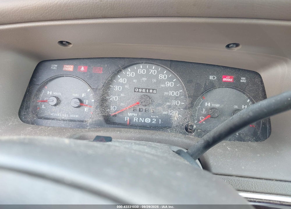 2004 MERCURY GRAND MARQUIS GS VIN: 2MEFM74WX4X625811