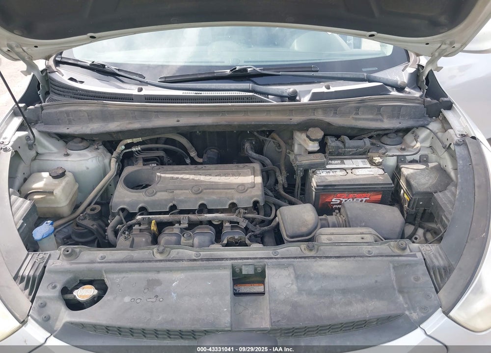 2011 HYUNDAI TUCSON VIN: KM8JU3AC3BU147875