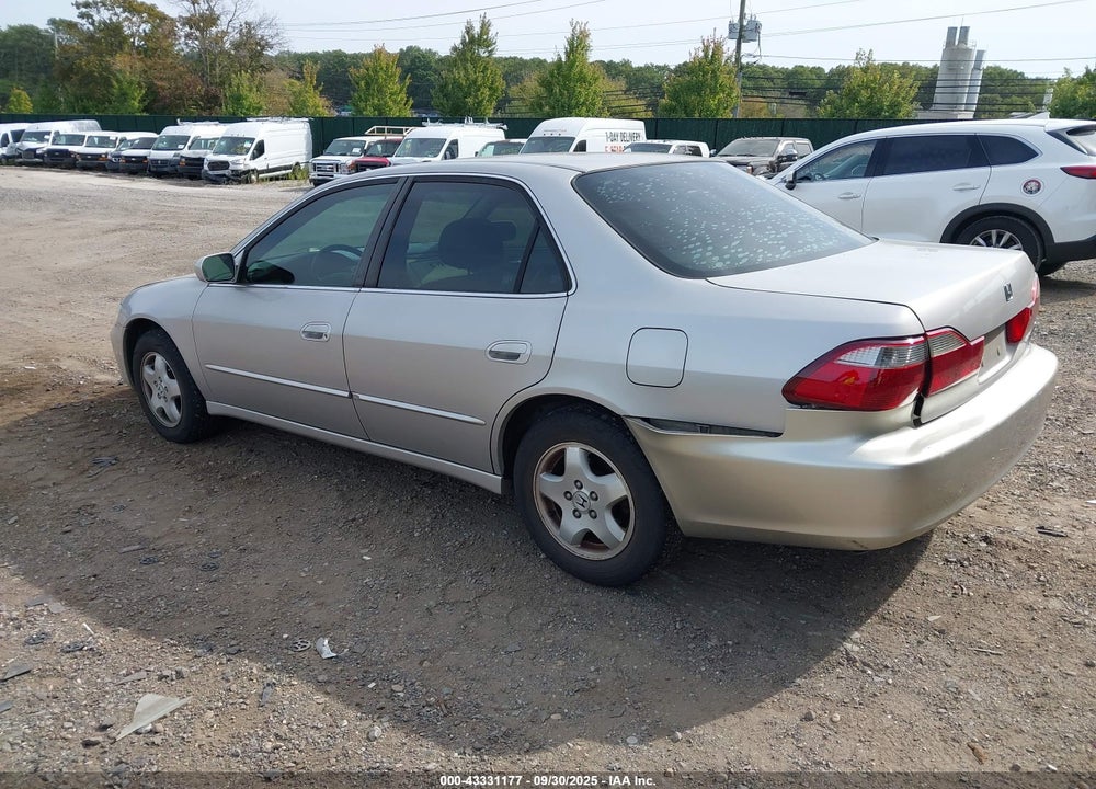 1998 HONDA ACCORD EX V6 VIN: 1HGCG1656WA039424