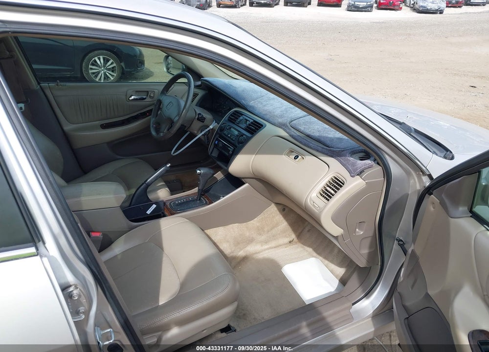 1998 HONDA ACCORD EX V6 VIN: 1HGCG1656WA039424