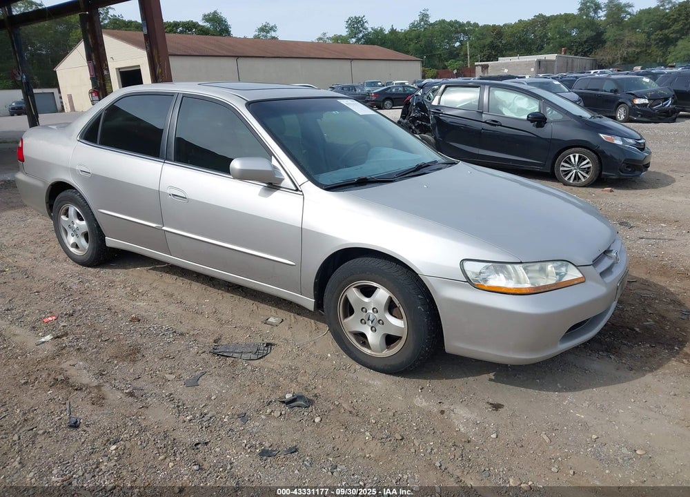 1998 HONDA ACCORD EX V6 VIN: 1HGCG1656WA039424
