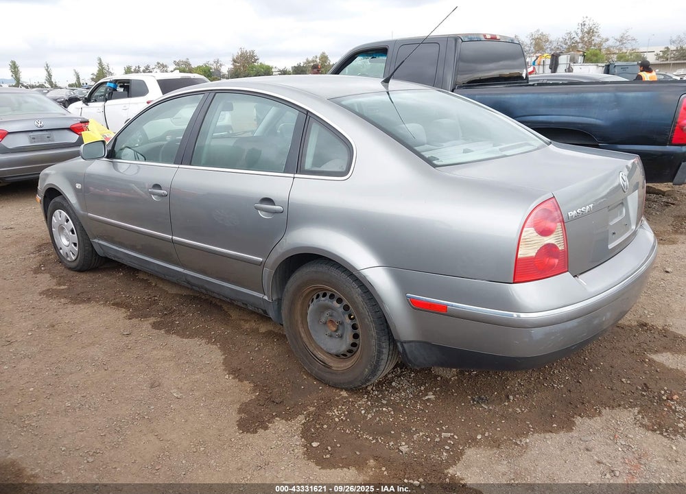 2002 VOLKSWAGEN PASSAT GLS VIN: WVWPD63B32P307630