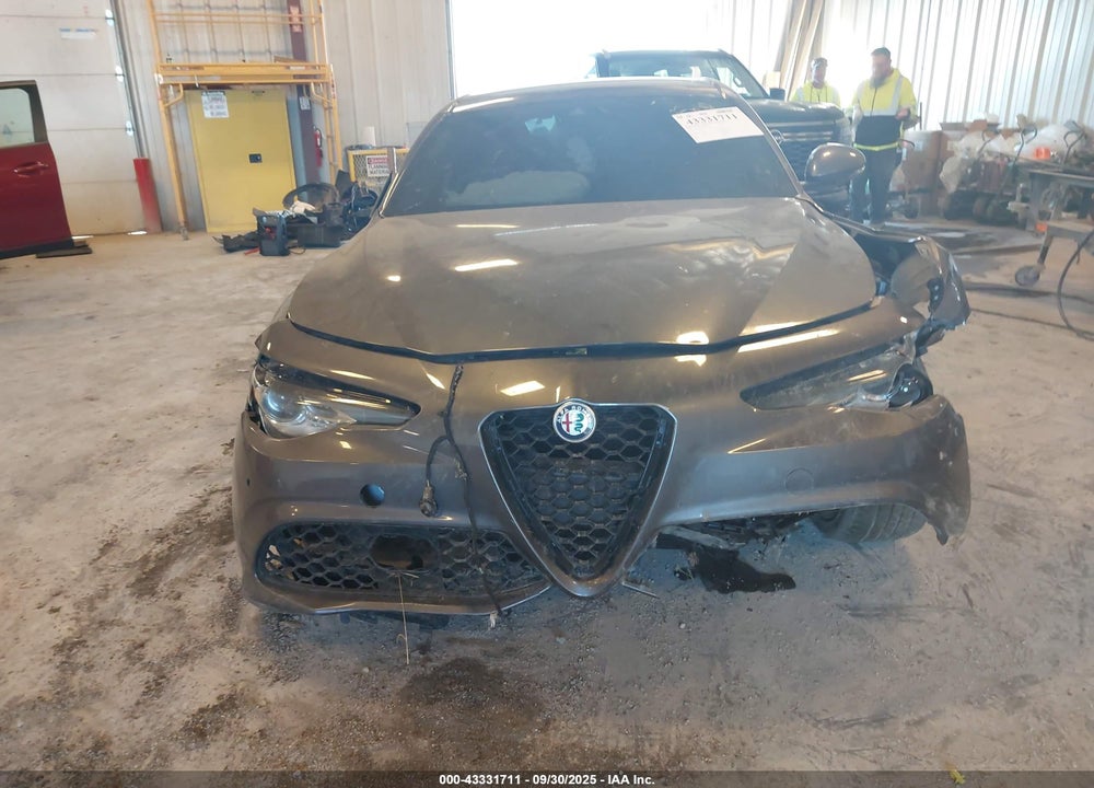 2018 ALFA ROMEO GIULIA AWD VIN: ZARFAEDN7J7564091