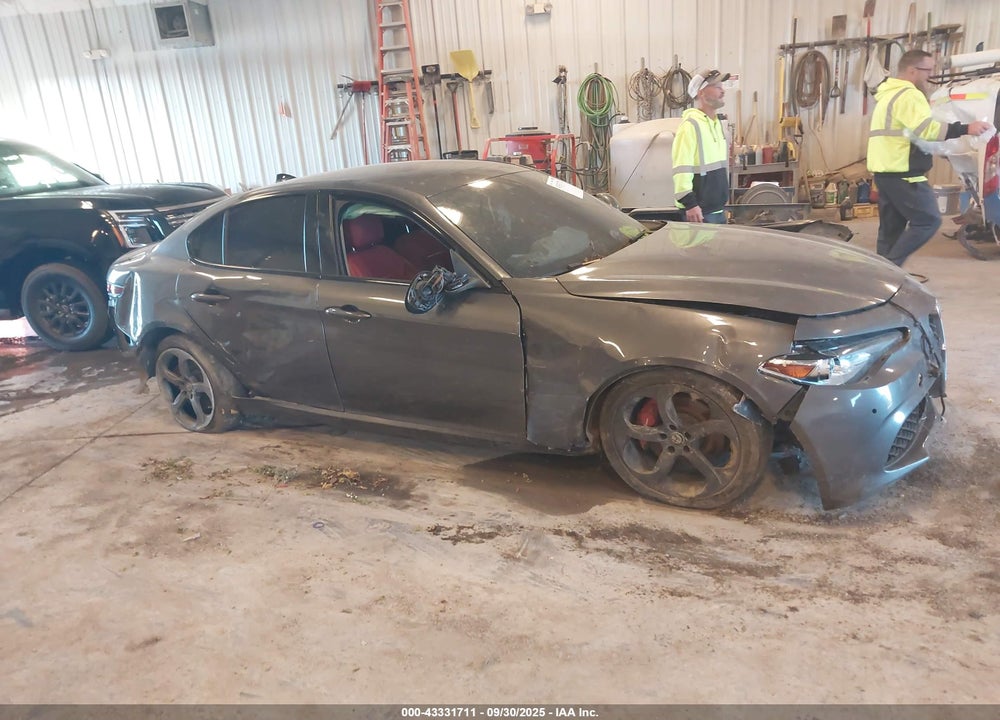 2018 ALFA ROMEO GIULIA AWD VIN: ZARFAEDN7J7564091