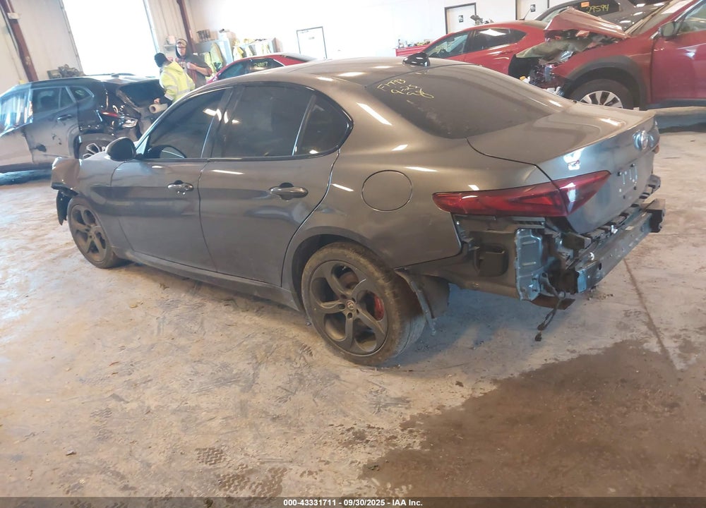 2018 ALFA ROMEO GIULIA AWD VIN: ZARFAEDN7J7564091