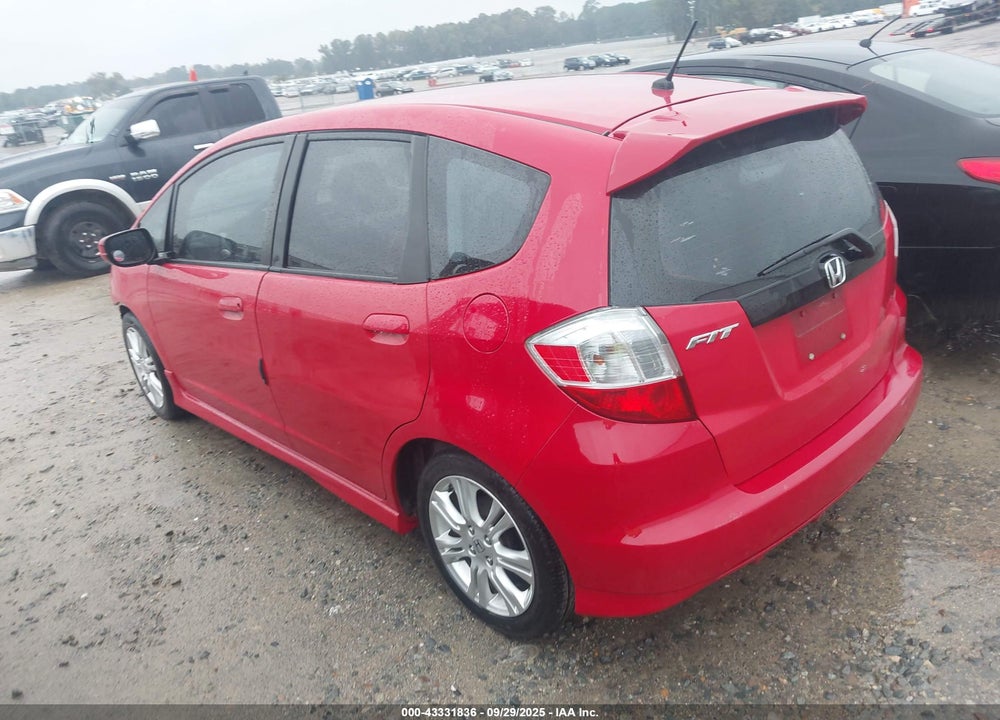 2010 HONDA FIT VIN: JHMGE8H44AC029389