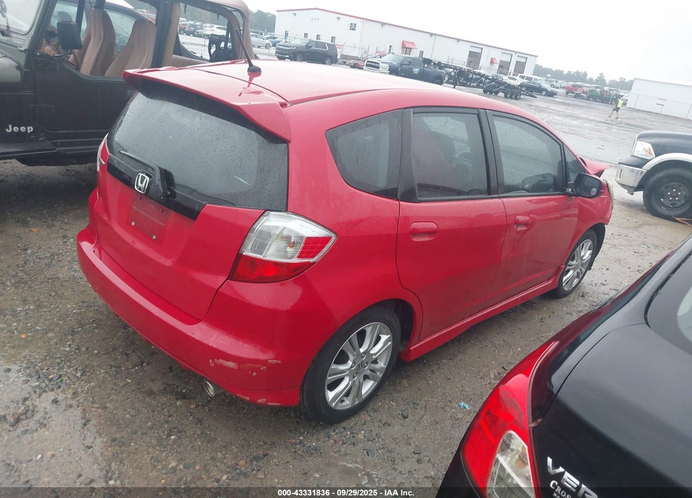 2010 HONDA FIT VIN: JHMGE8H44AC029389