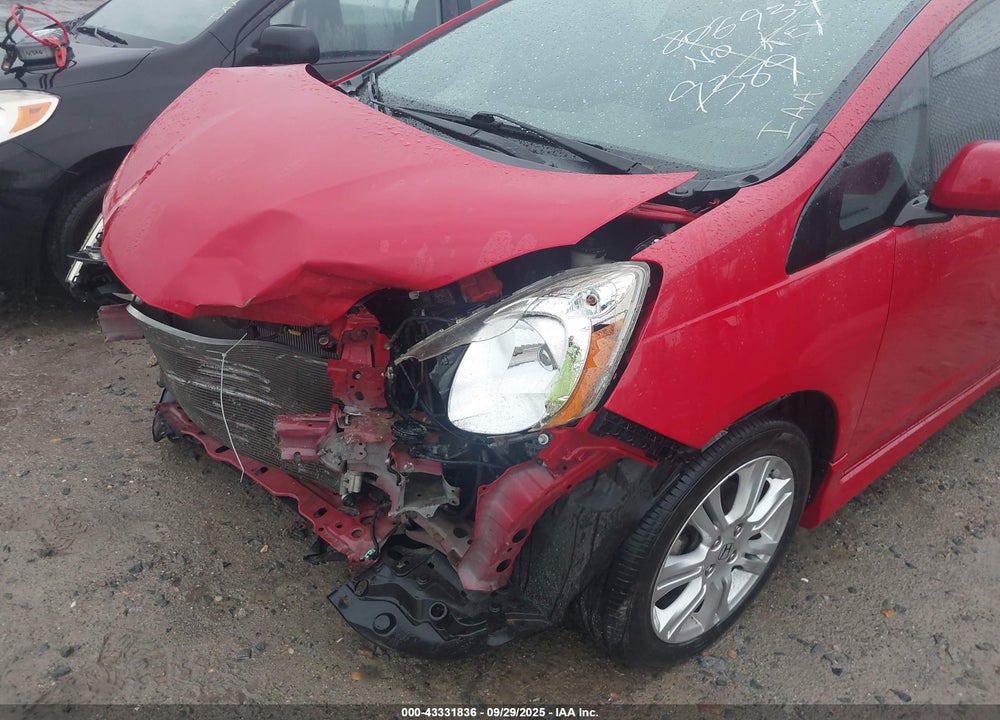 2010 HONDA FIT VIN: JHMGE8H44AC029389