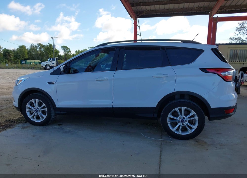 2018 FORD ESCAPE SE VIN: 1FMCU9GD5JUB29629