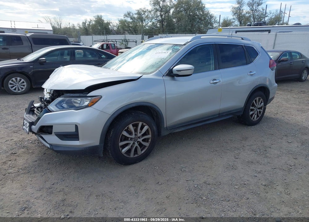 2018 NISSAN ROGUE SV VIN: KNMAT2MV8JP546602