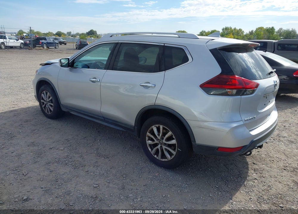 2018 NISSAN ROGUE SV VIN: KNMAT2MV8JP546602