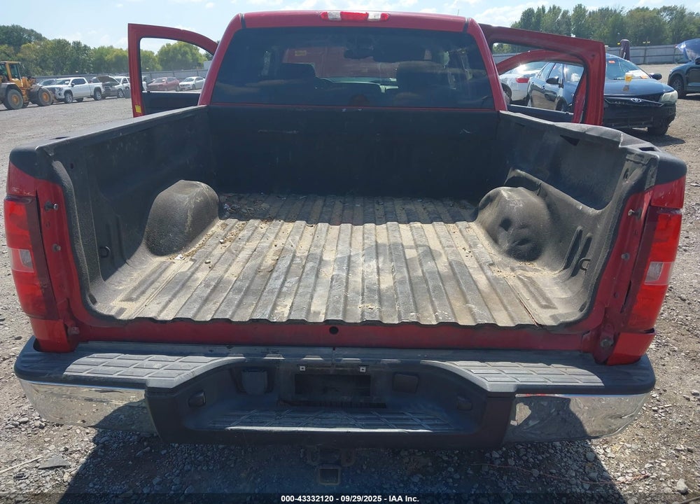 2011 CHEVROLET SILVERADO 1500 VIN: 3GCPKSE33BG224188