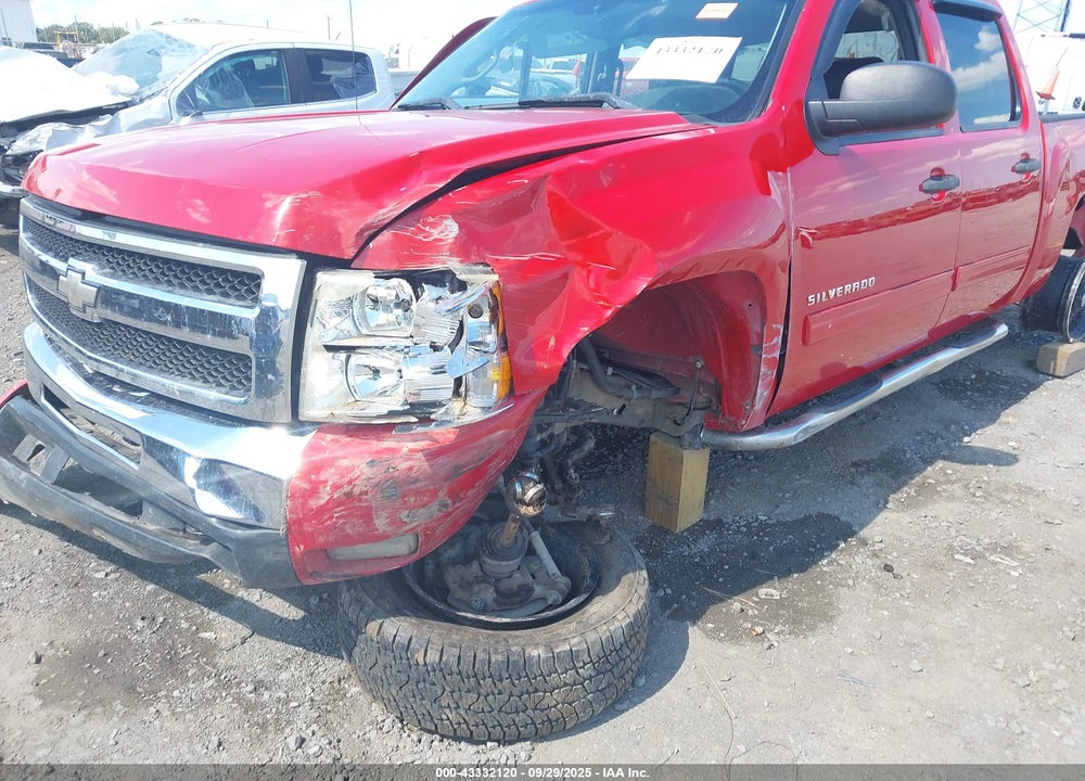2011 CHEVROLET SILVERADO 1500 VIN: 3GCPKSE33BG224188