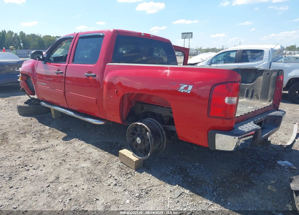 2011 CHEVROLET SILVERADO 1500 VIN: 3GCPKSE33BG224188