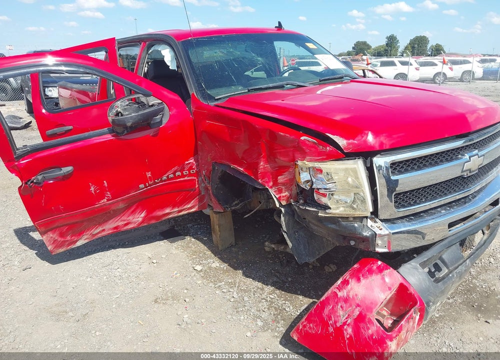 2011 CHEVROLET SILVERADO 1500 VIN: 3GCPKSE33BG224188