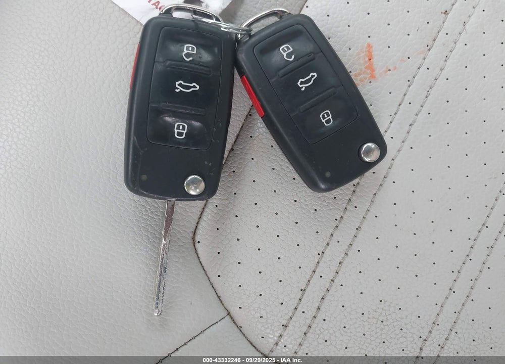 2016 VOLKSWAGEN JETTA VIN: 3VWD17AJ3GM270763