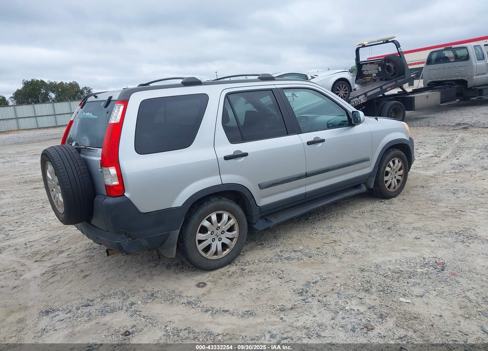 2005 HONDA CR-V VIN: SHSRD78835U328805
