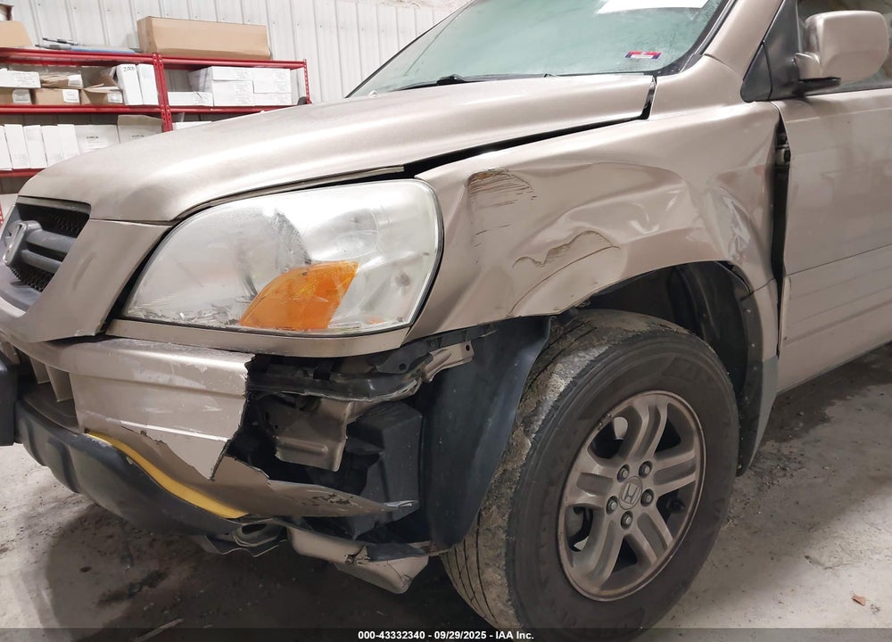 2005 HONDA PILOT EX VIN: 5FNYF18425B048932