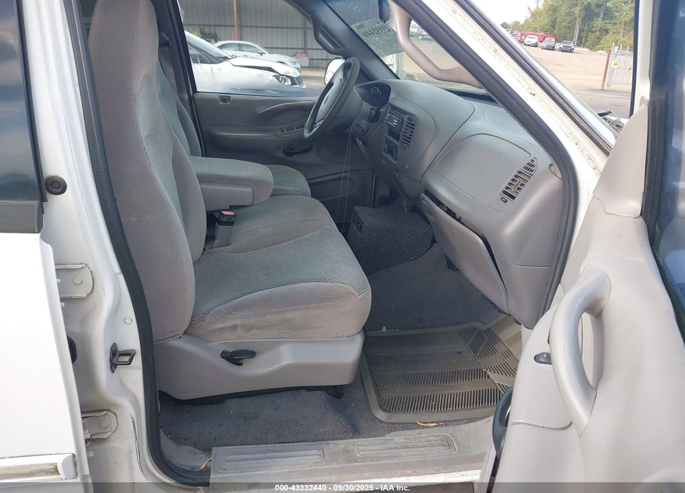 2001 FORD EXPEDITION VIN: 1FMRU15W41LA63502