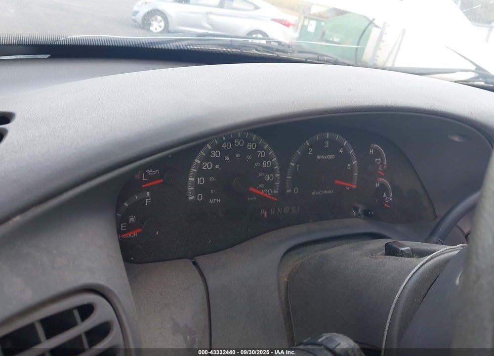 2001 FORD EXPEDITION VIN: 1FMRU15W41LA63502