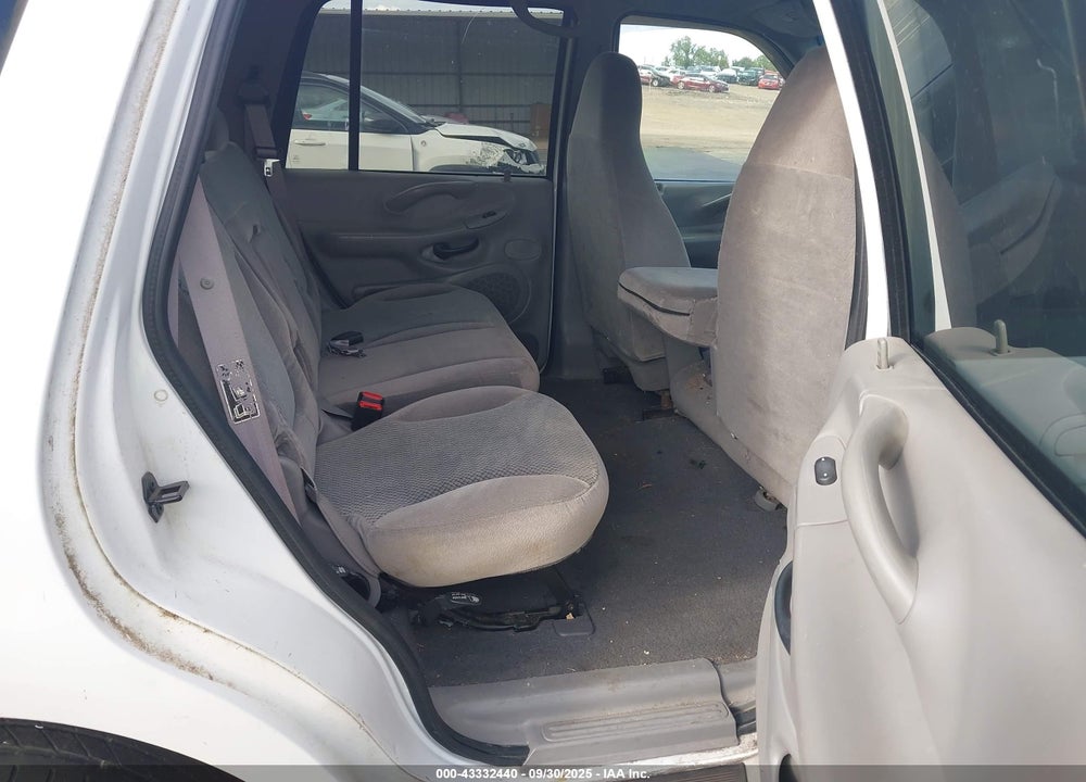 2001 FORD EXPEDITION VIN: 1FMRU15W41LA63502