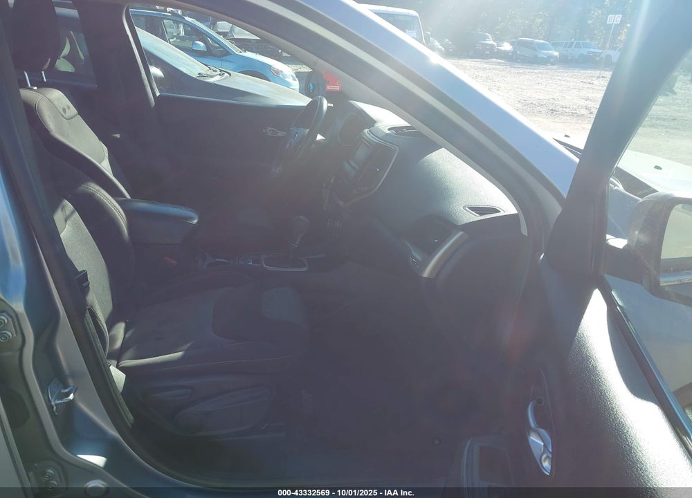 2014 JEEP CHEROKEE LATITUDE VIN: 1C4PJMCB9EW208396