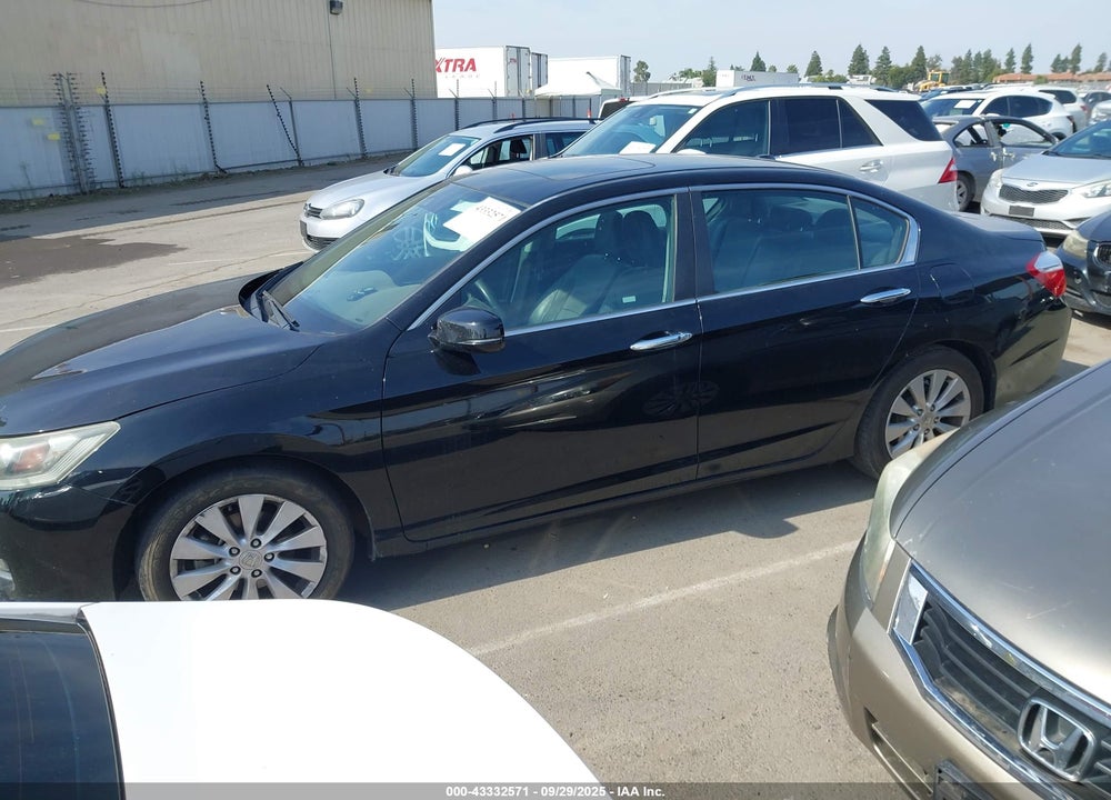 2015 HONDA ACCORD VIN: 1HGCR2F85FA038792