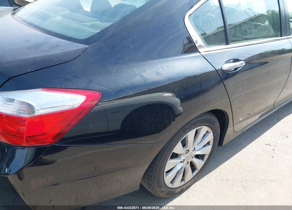 2015 HONDA ACCORD VIN: 1HGCR2F85FA038792