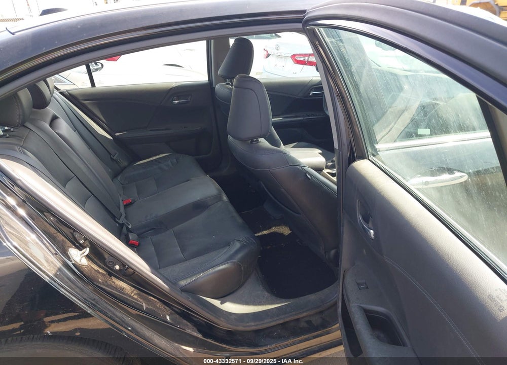 2015 HONDA ACCORD VIN: 1HGCR2F85FA038792