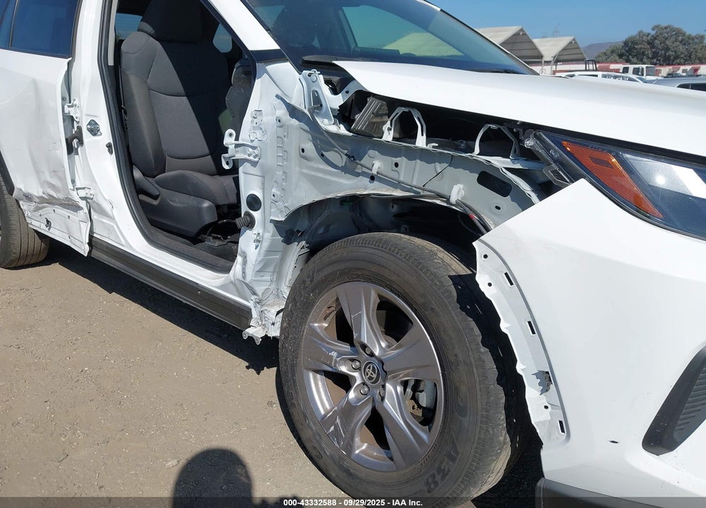 2024 TOYOTA RAV4 HYBRID VIN: JTMRWRFV5RD233651