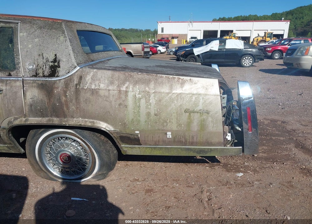 1991 CADILLAC BROUGHAM VIN: 1G6DW54E8MR717690